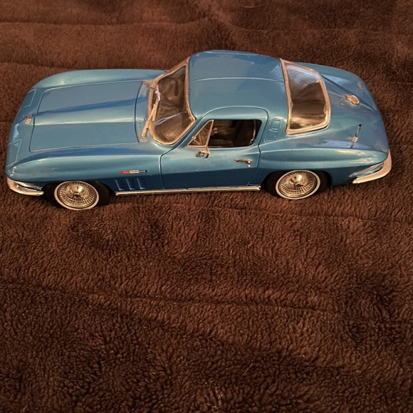 Other - 1965 all metal with rubber tires scale 1/18